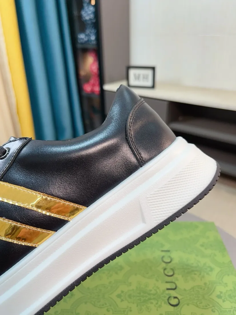 Factory price 420🌹🌹GUCCI [Gucci] New high-end brand of men's shoes, the latest fashionable casual men's shoes, trendy and versatile, relaxed and sporty style, uppers imported from Italy, first-layer cowhide, genuine leather lining and ultra-fine workmanship. Original personalized fashionable rubber wear-resistant outsole, light and comfortable on the foot, size 38-44